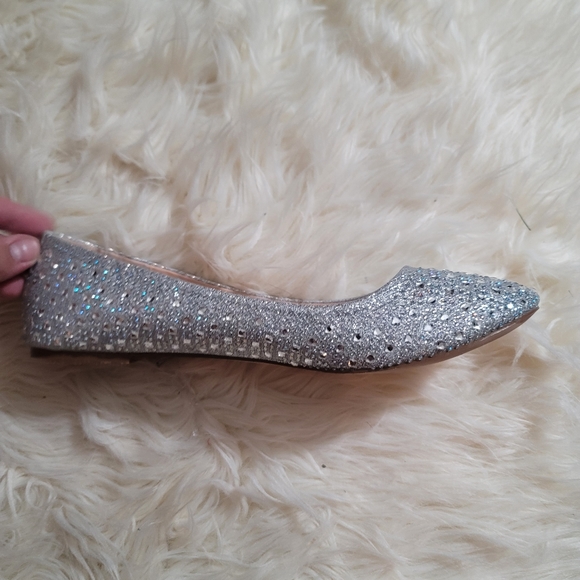 Shoes - Picture 4 of 6